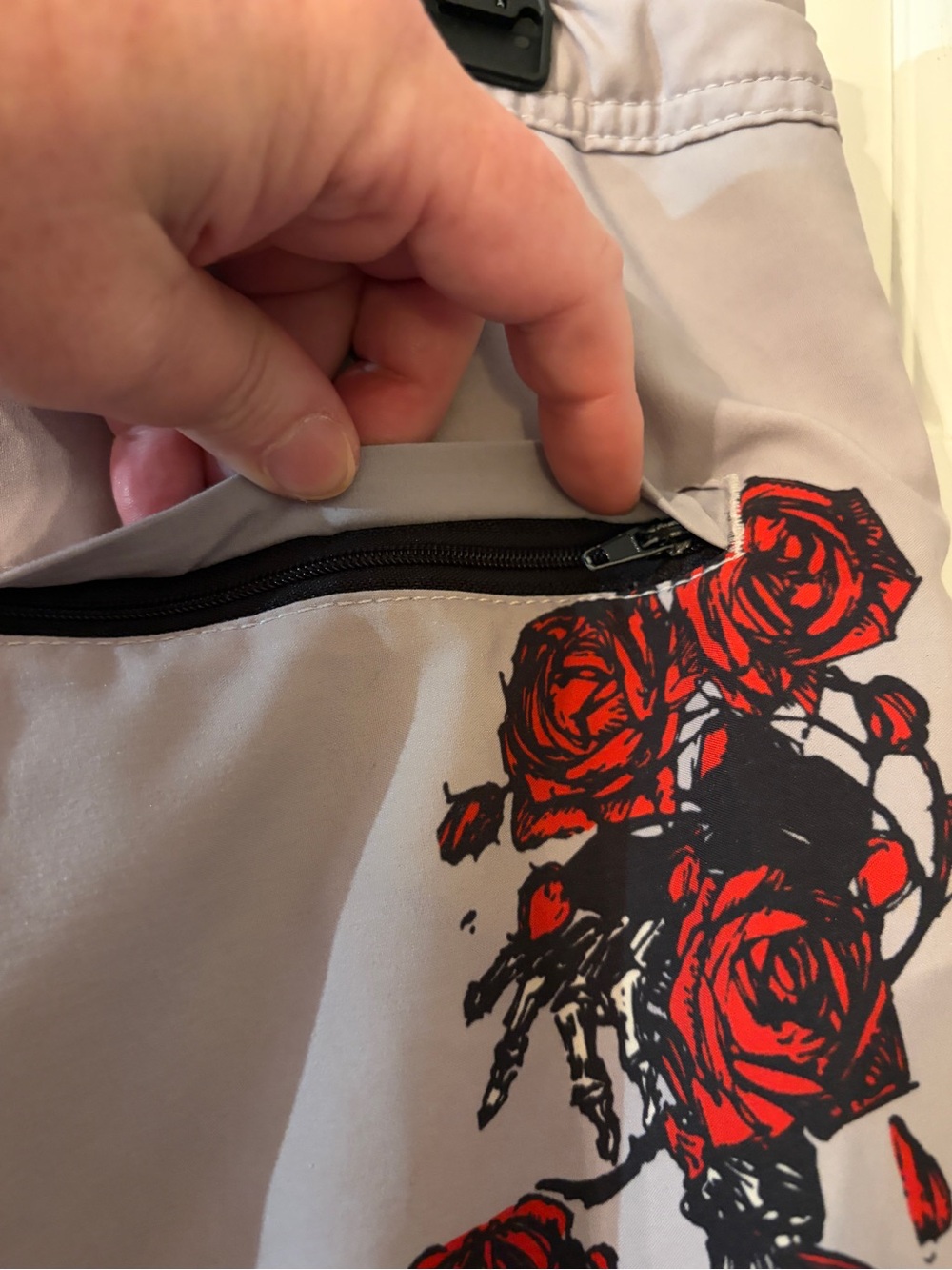 Section 119 Grateful Dead Board Shorts Men's Size 38 Gray Skeleton & Roses Swim - Picture 7 of 9